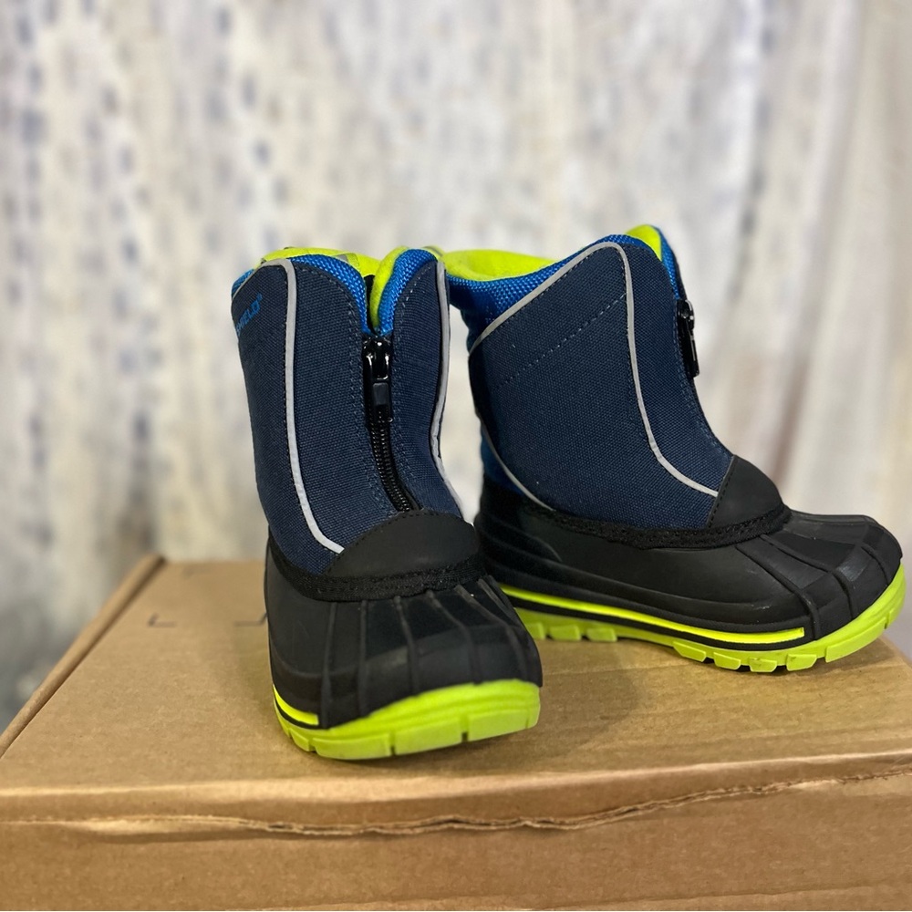 Kids winter boots size 7